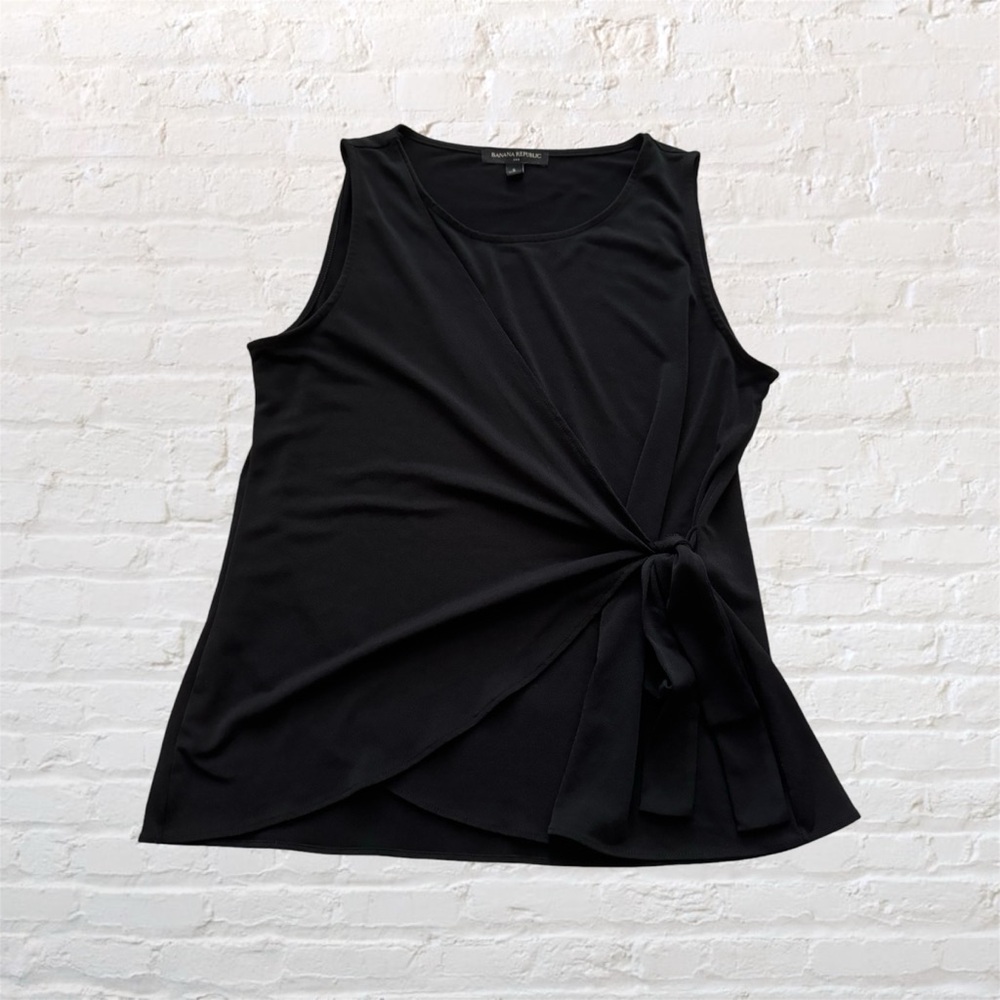 Like 🆕 Banana Republic cross front tie detail black sleeveless tank